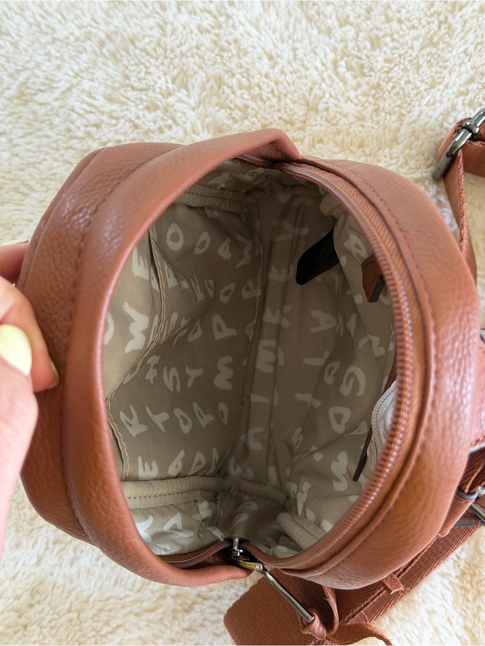 Aimee Kestenberg Leather Sling Backpack Crossbody Bag Cognac Brown Never Used - Picture 4 of 6